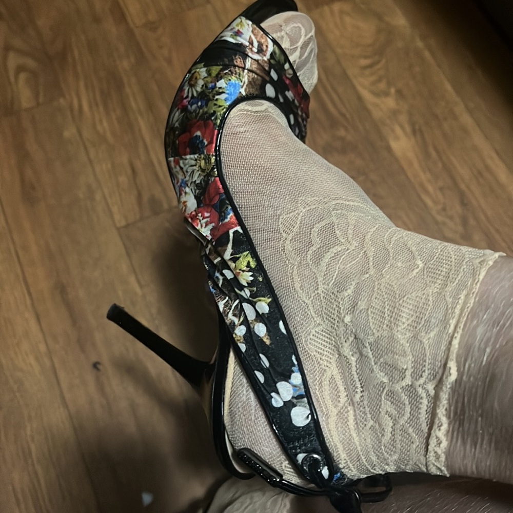 Guess  Stilettos Heels - Picture 10 of 10